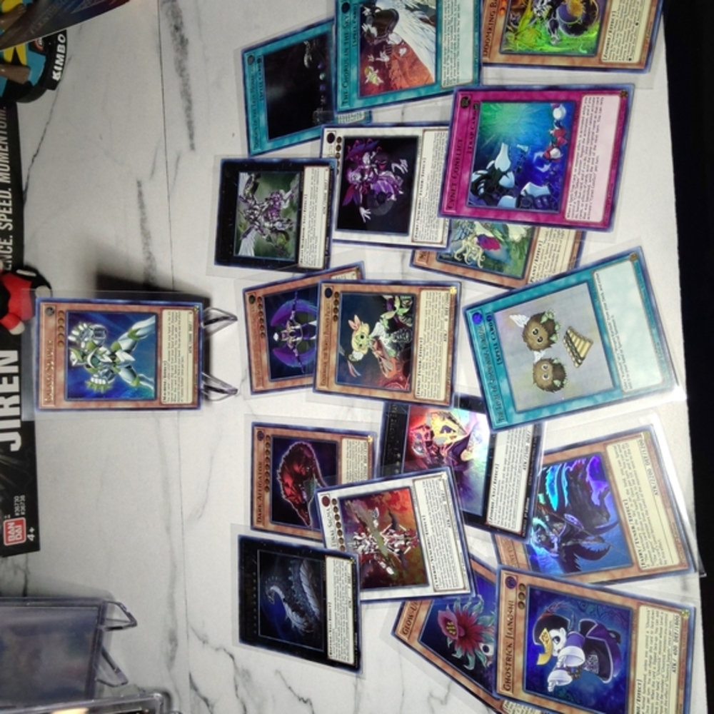 Yu-Gi-Oh Card Lot - Lot of 18 Holographic Cards